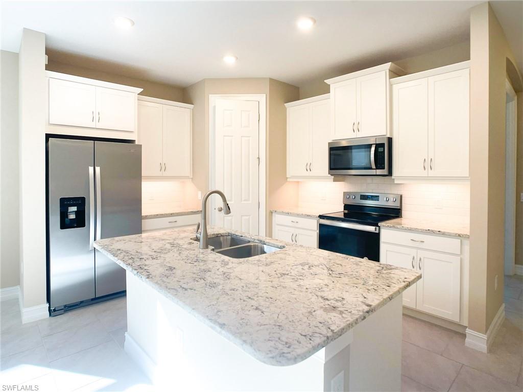 STONEWATER - Residential Lease