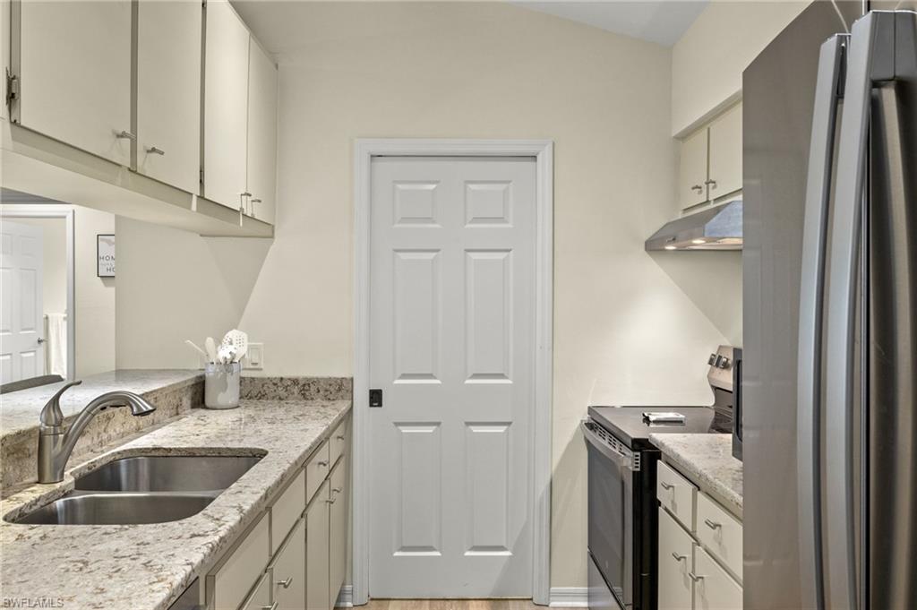 SANIBEL BAYOUS - Residential
