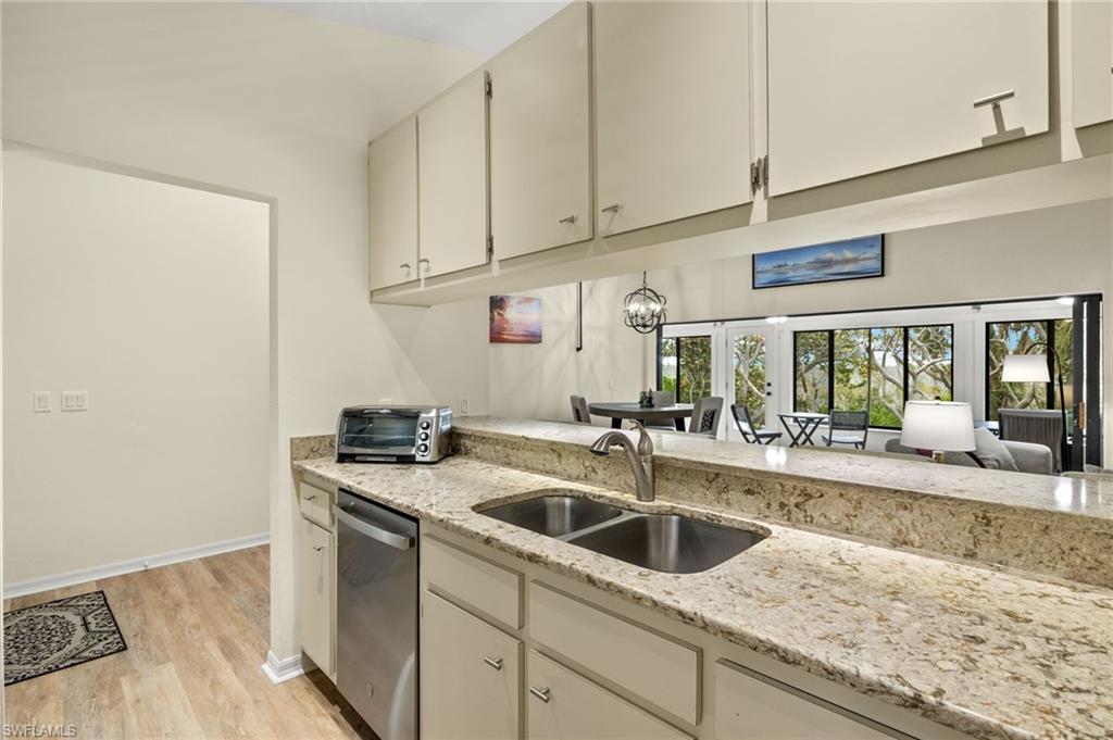 SANIBEL BAYOUS - Residential