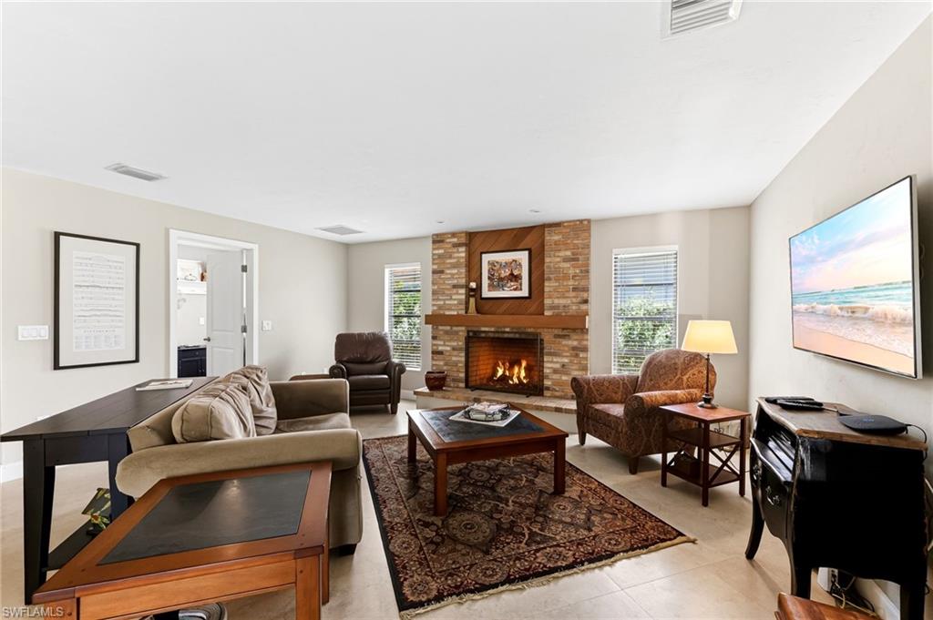 SPANISH WELLS - Residential