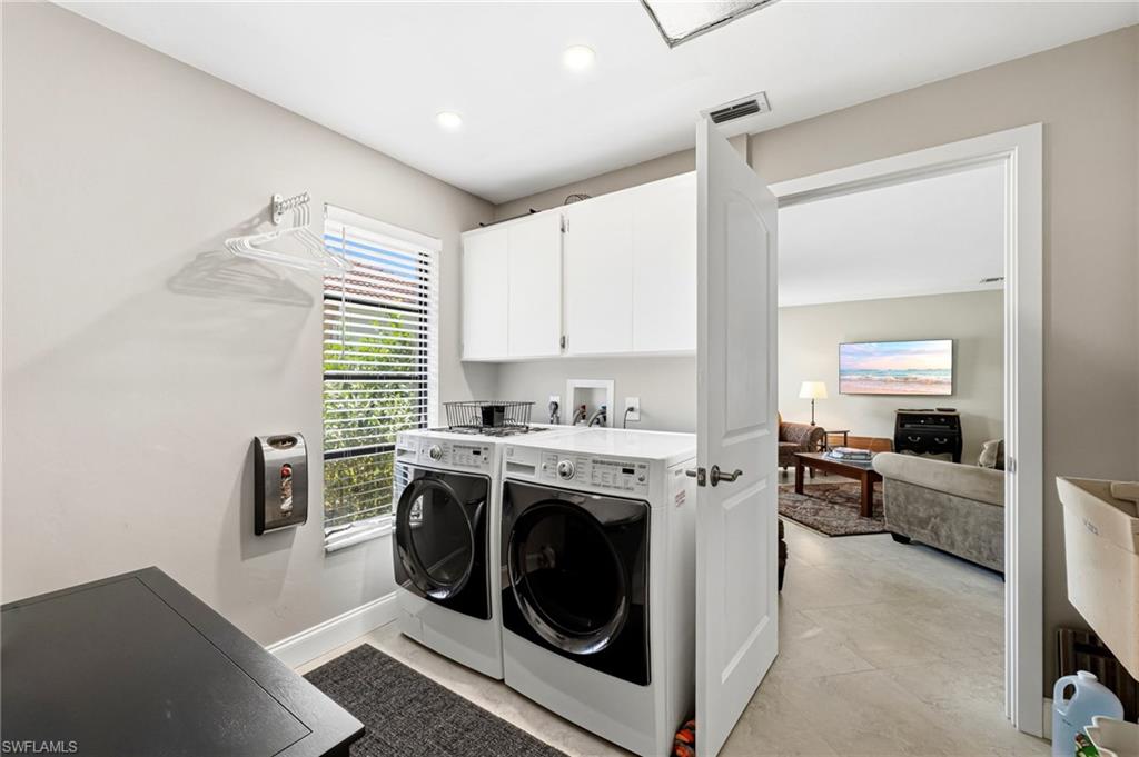 SPANISH WELLS - Residential