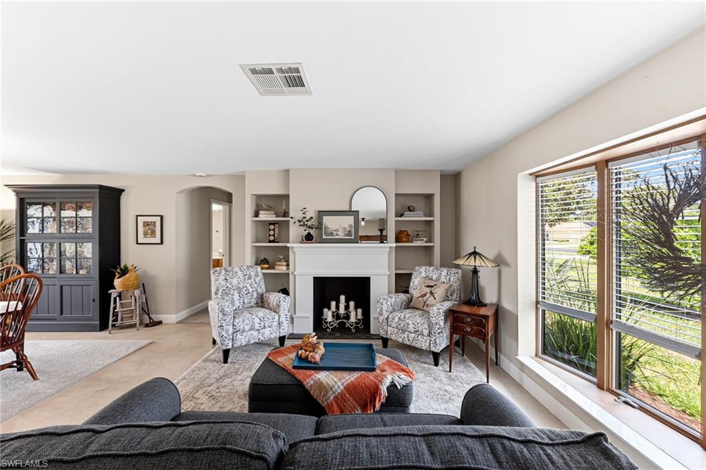 SPANISH WELLS - Residential