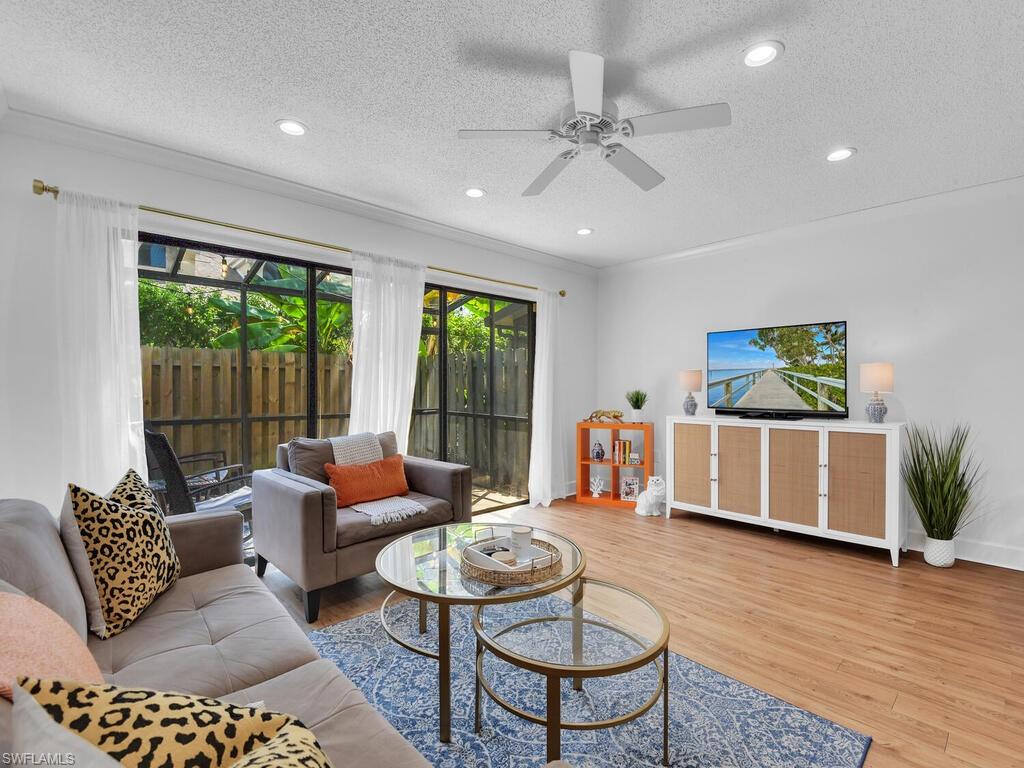 PELICAN RIDGE - Residential