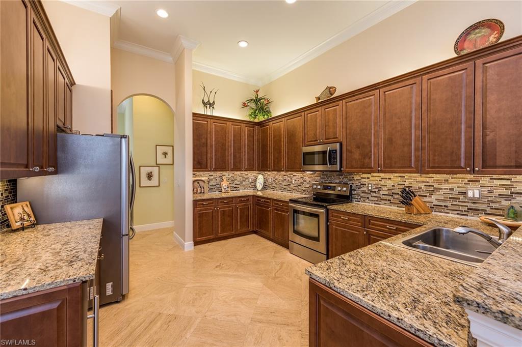 SATURNIA LAKES - Residential
