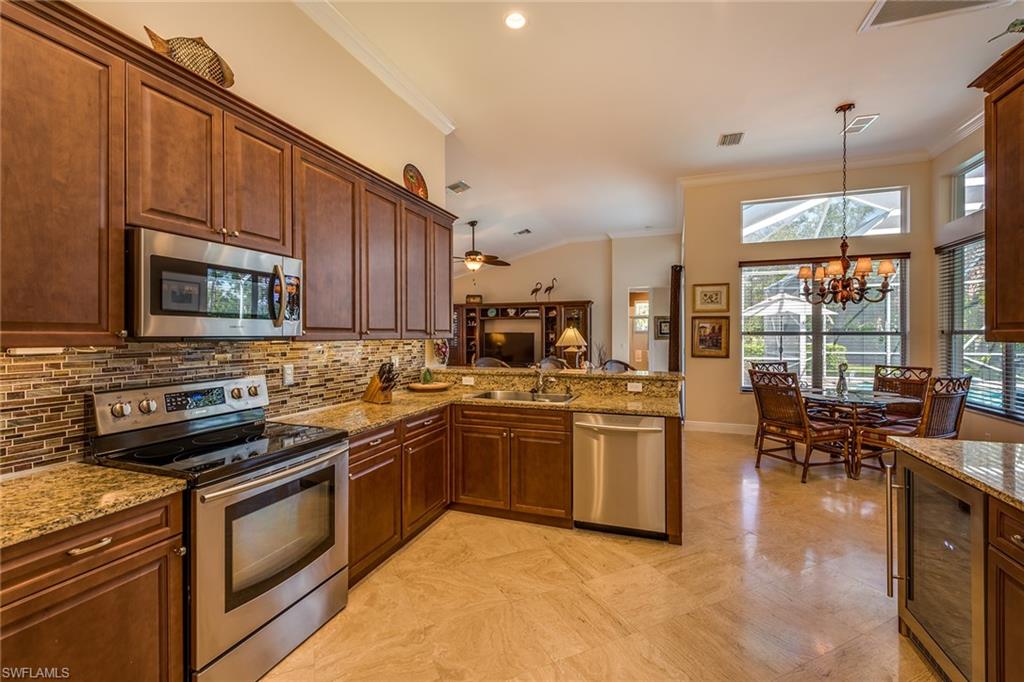 SATURNIA LAKES - Residential