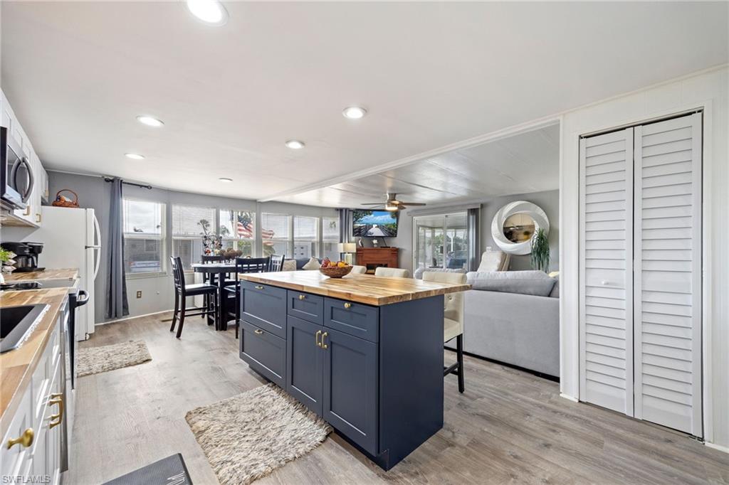 SIX LAKES COUNTRY CLUB - Residential
