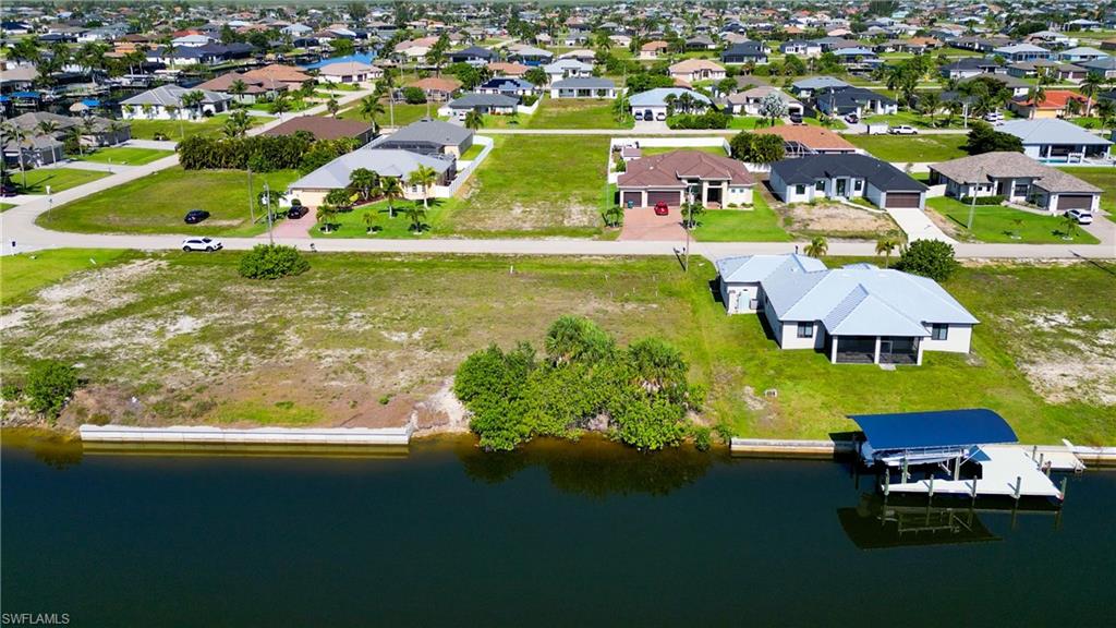 CAPE CORAL - Land