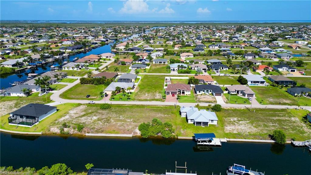 CAPE CORAL - Land