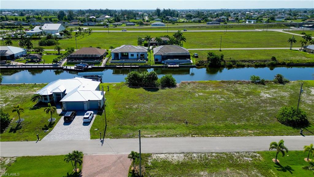 CAPE CORAL - Land