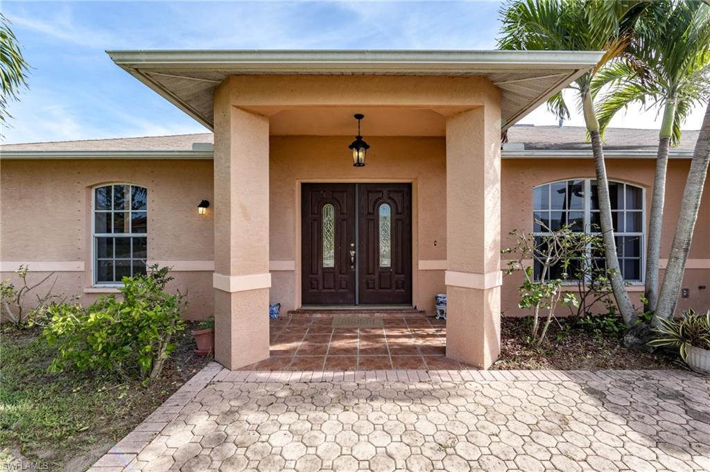 Oversized .34 acre fenced in yard. This 3 bed plus den, 2 bath home is ready for new owners. Great location close to shopping, restaurants and the beaches. Great potential for a full time, seasonal or as a rental income property.
Motivated seller, schedule your showing today!!!
