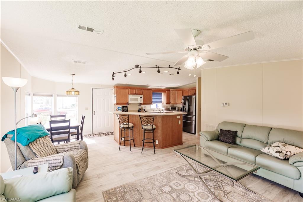 PINE LAKES COUNTRY CLUB - Residential