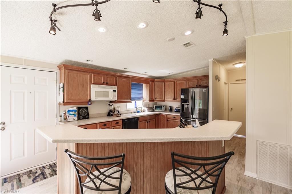 PINE LAKES COUNTRY CLUB - Residential