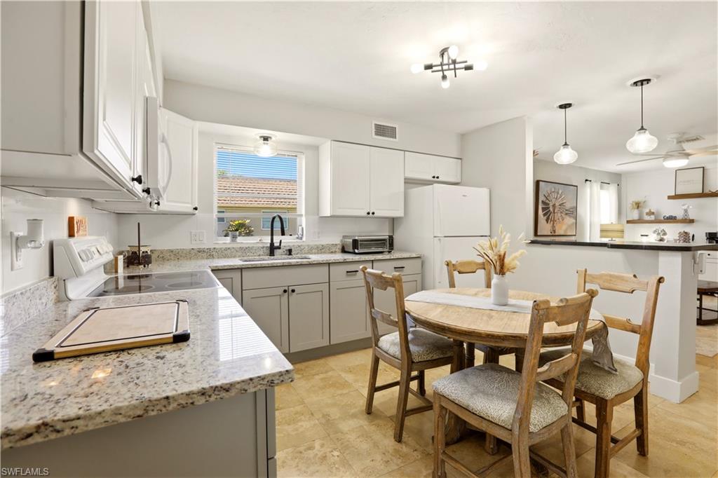 PARADISE SHORES - Residential Income