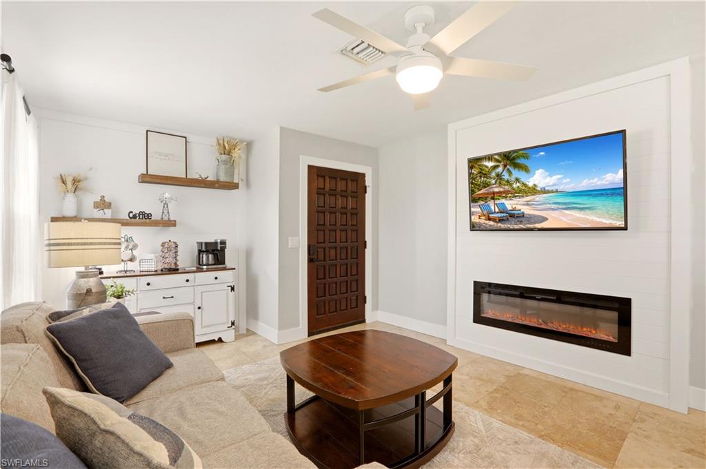 PARADISE SHORES - Residential Income