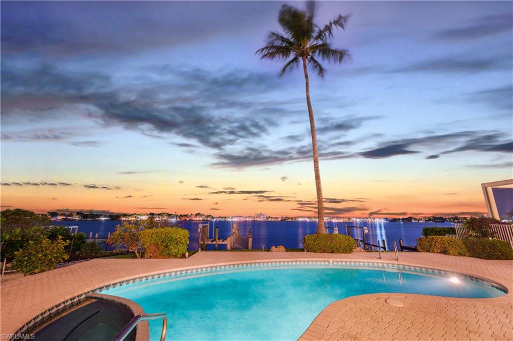 ROYAL HARBOR - Residential