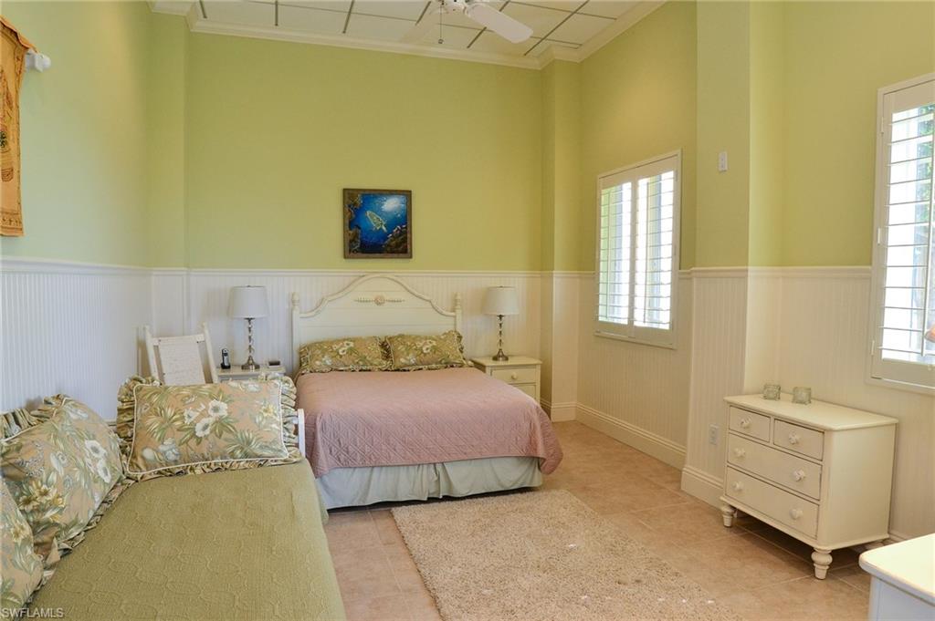 BAREFOOT BEACH - Residential