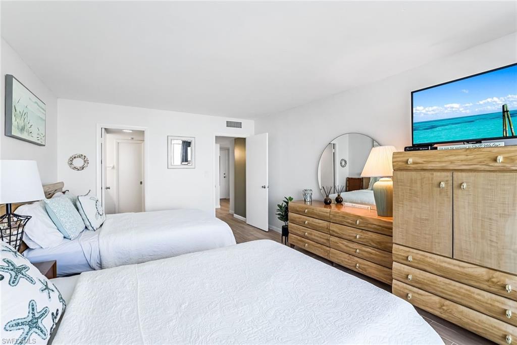 VANDERBILT TOWERS - Residential Lease