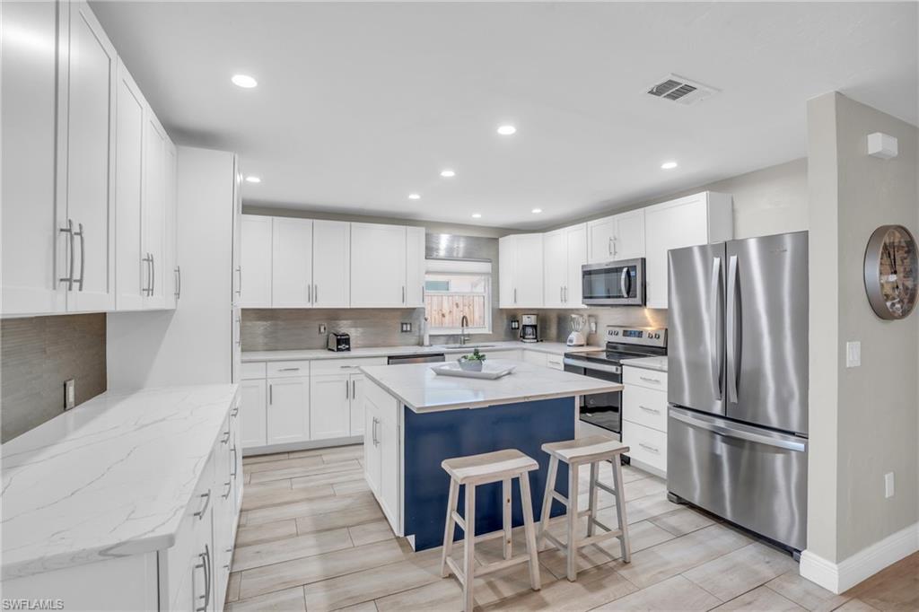 NAPLES PARK - Residential
