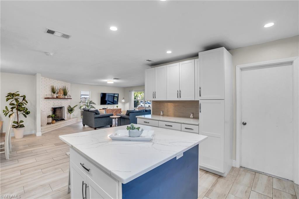 NAPLES PARK - Residential