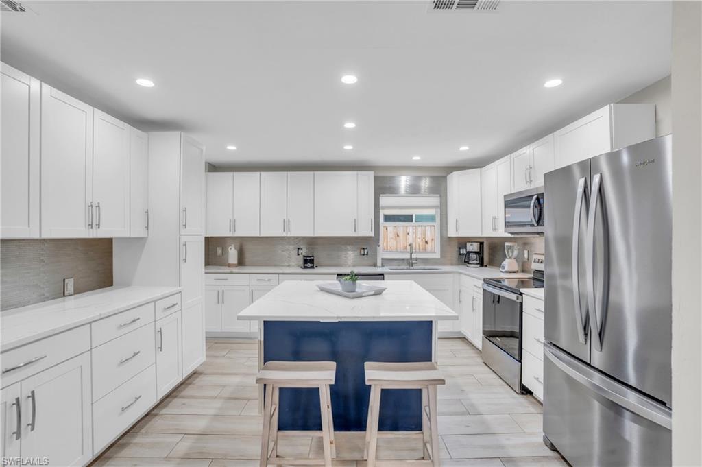 NAPLES PARK - Residential