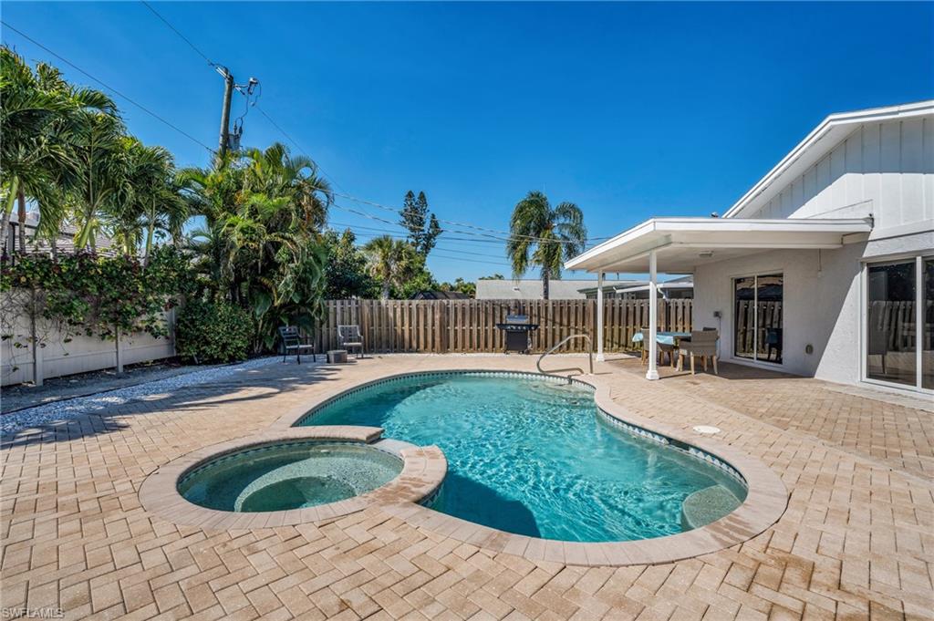 NAPLES PARK - Residential