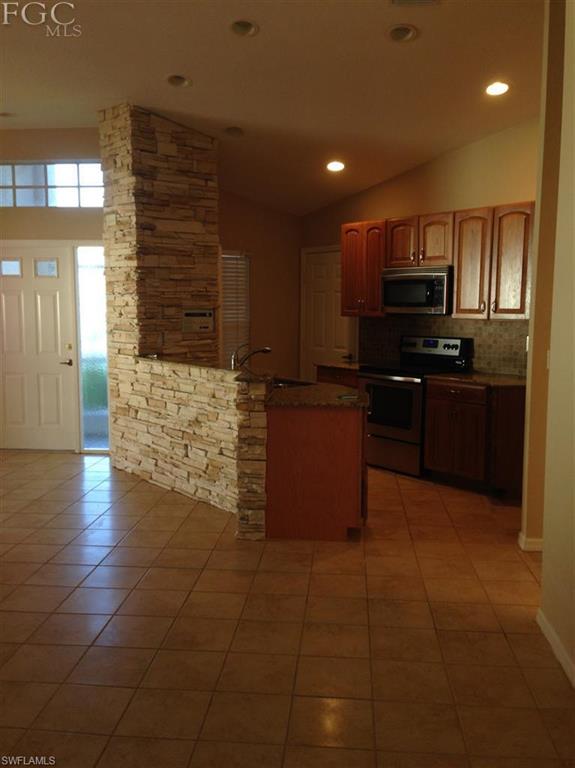 SABAL SPRINGS GOLF AND RACQUET CLUB - Residential