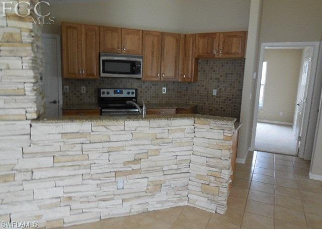 SABAL SPRINGS GOLF AND RACQUET CLUB - Residential