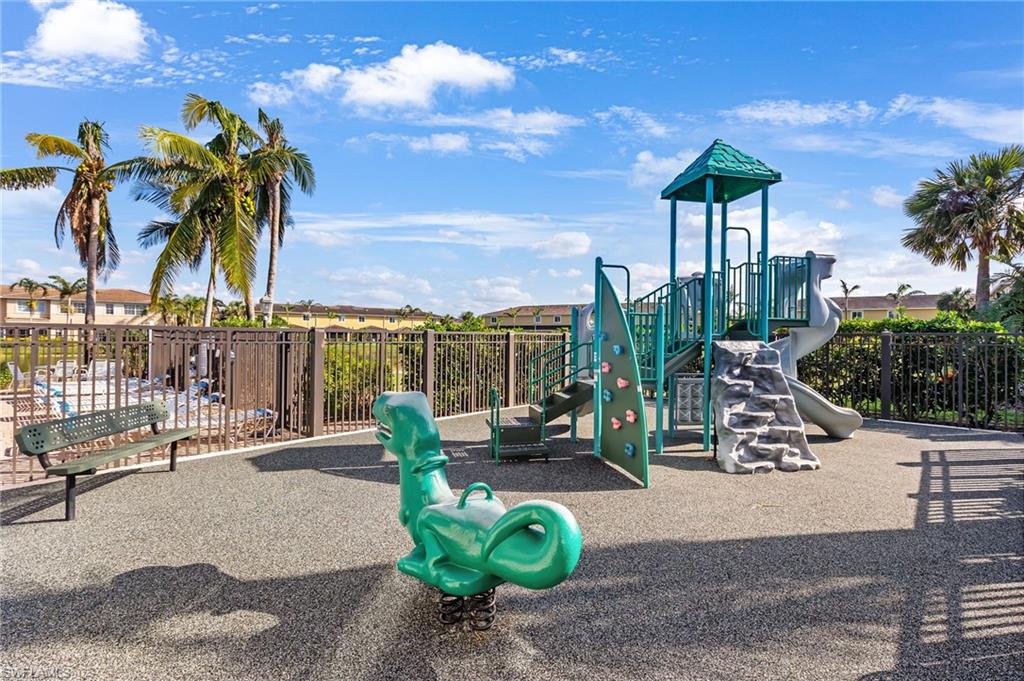 TOWNHOMES OF SAN SIMEON - Residential