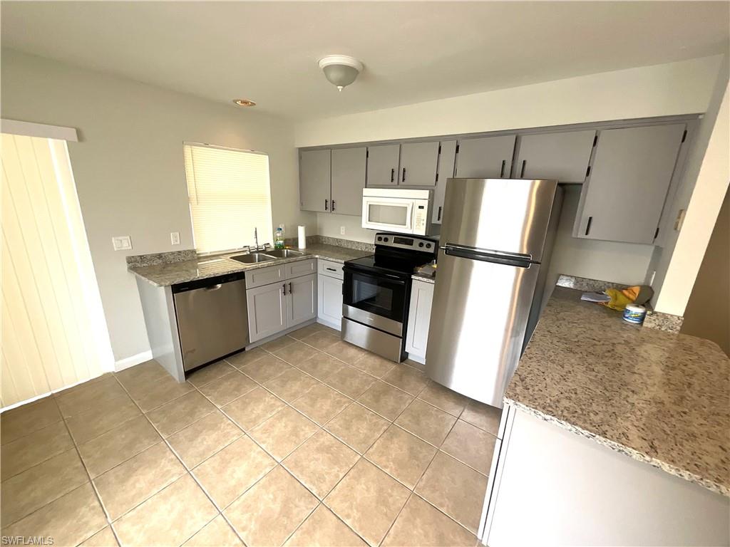 CAPE CORAL - Residential Lease
