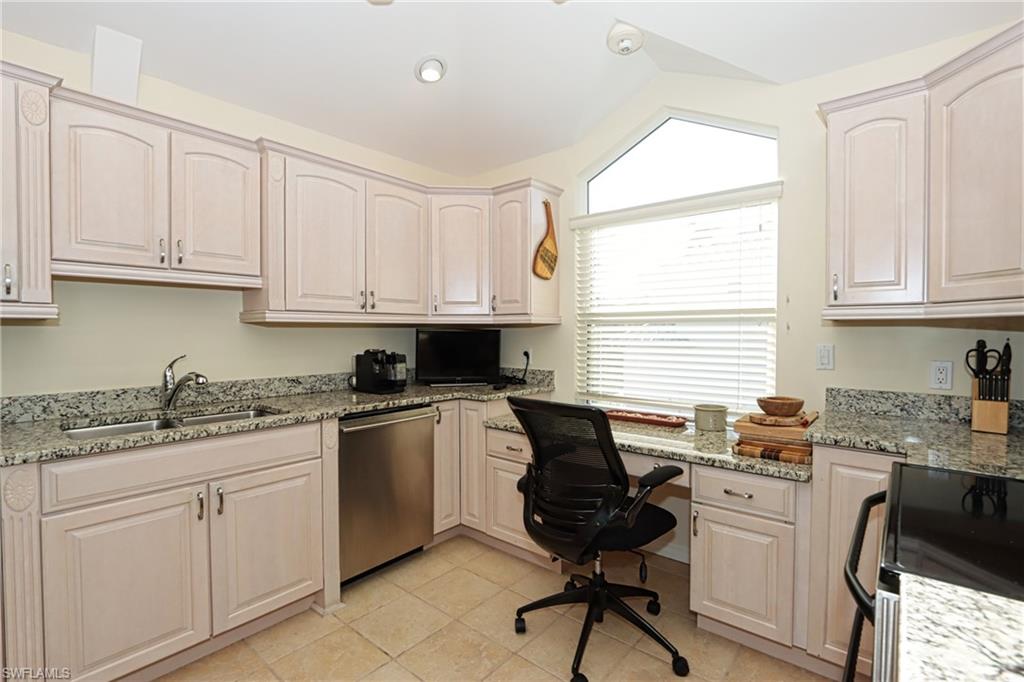 WINDWARD CAY - Residential Lease