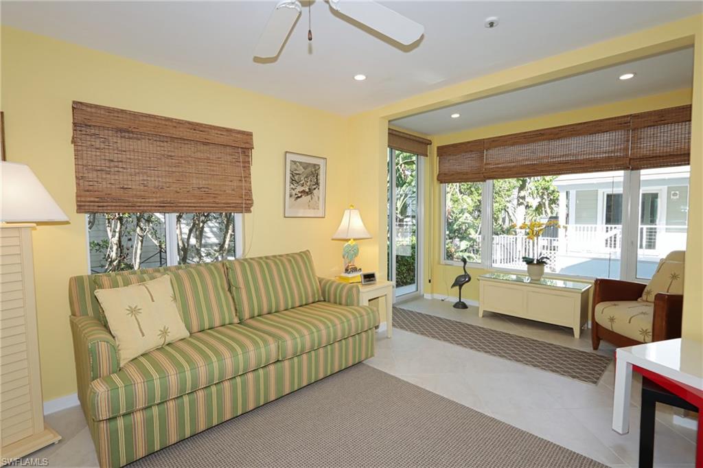 WINDWARD CAY - Residential Lease