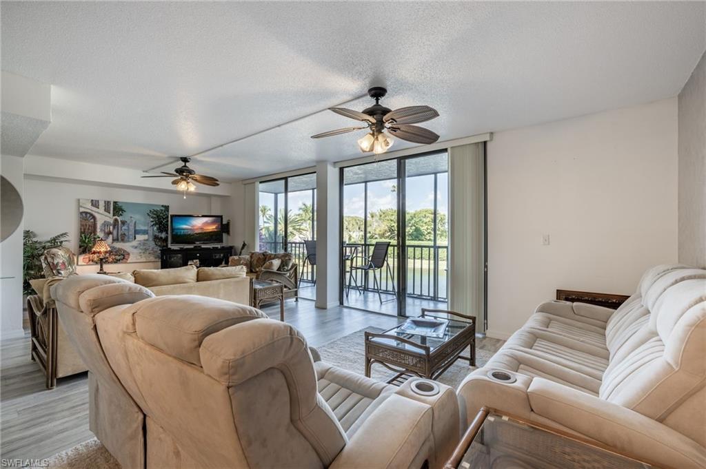 SCHOONER BAY - Residential