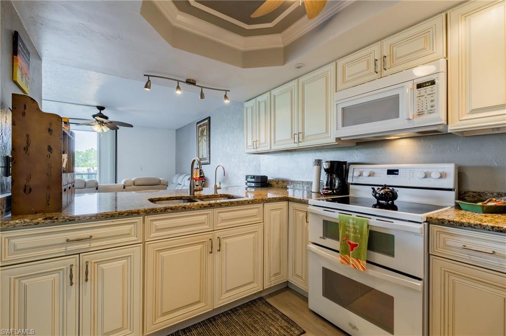 SCHOONER BAY - Residential