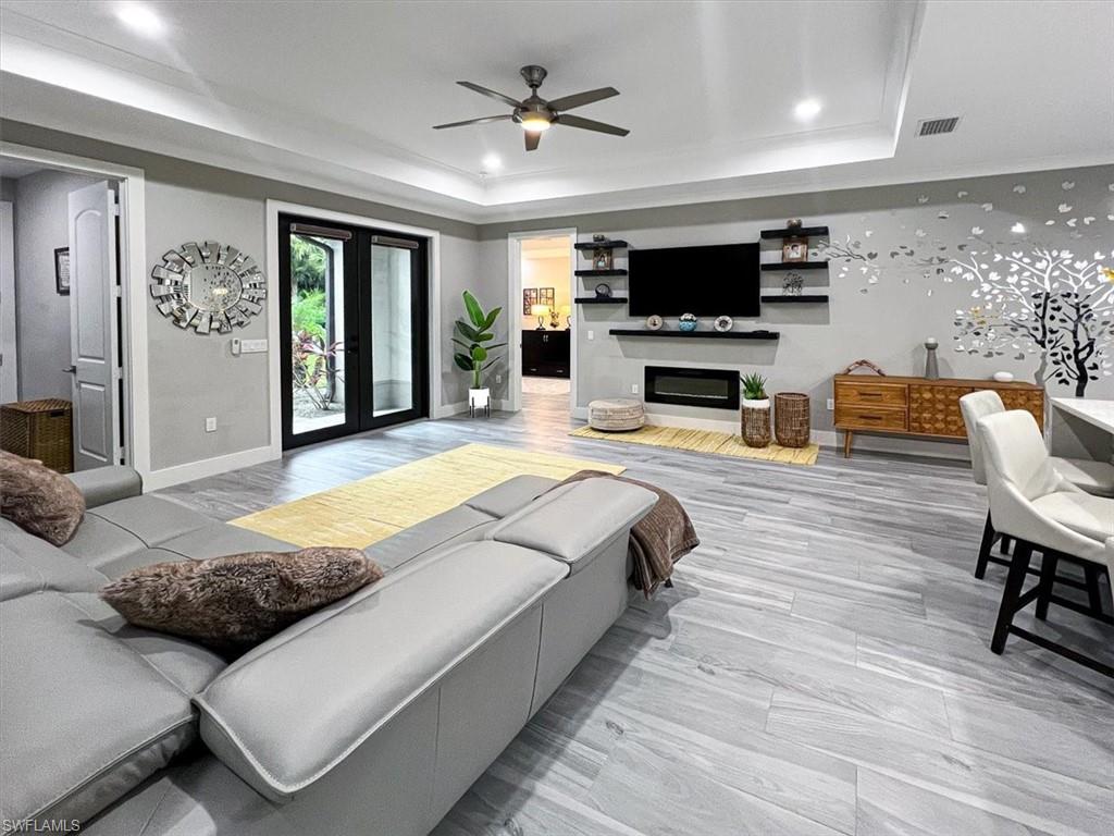 GOLDEN GATE ESTATES - Residential