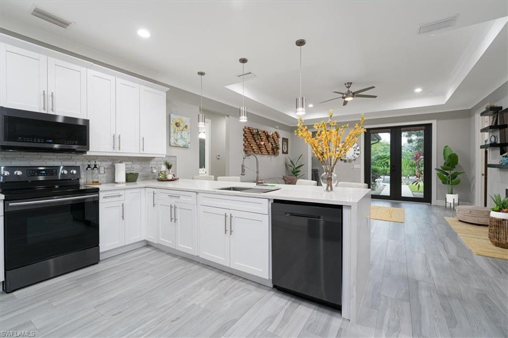 GOLDEN GATE ESTATES - Residential