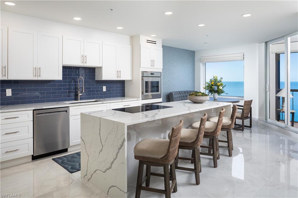 CARLYSLE AT BAY COLONY - Residential