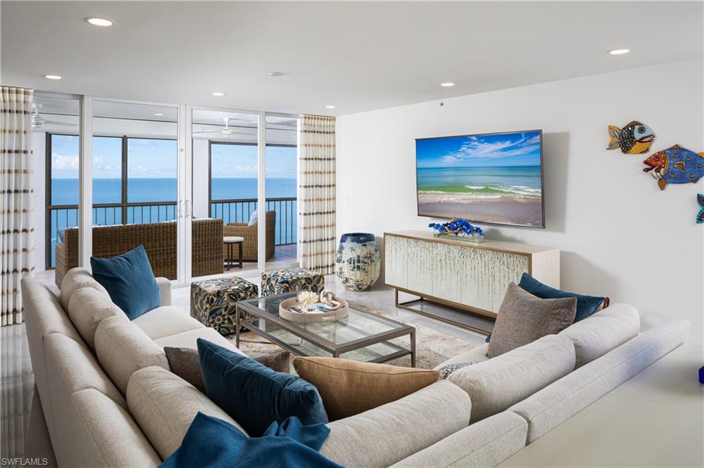 CARLYSLE AT BAY COLONY - Residential