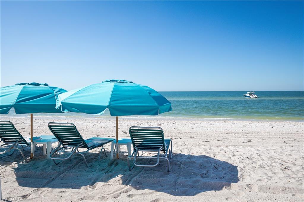 CARLYSLE AT BAY COLONY - Residential