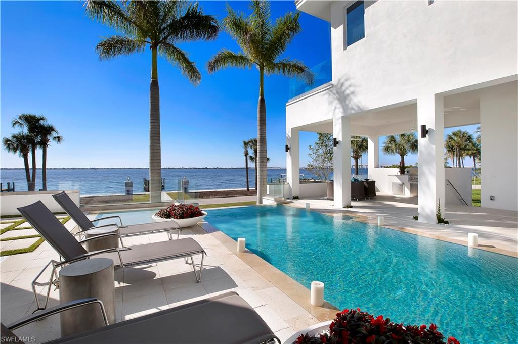 TWIN PALM ESTATES - Residential