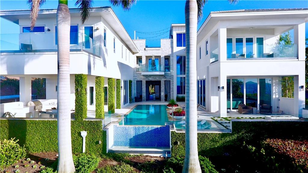 TWIN PALM ESTATES - Residential