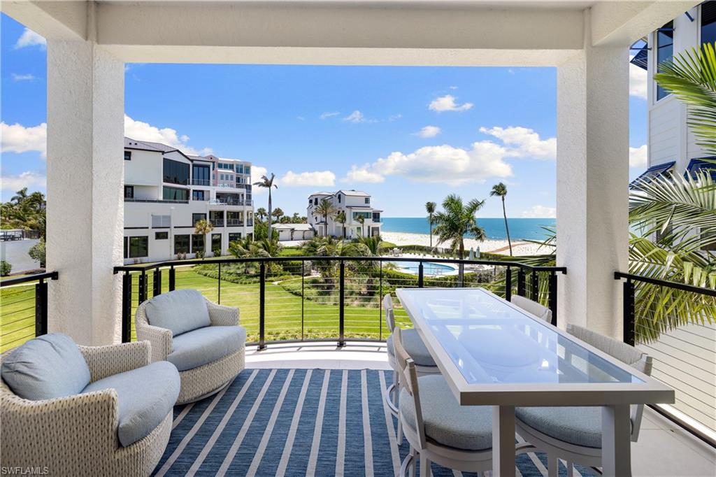 BAREFOOT BEACH - Residential