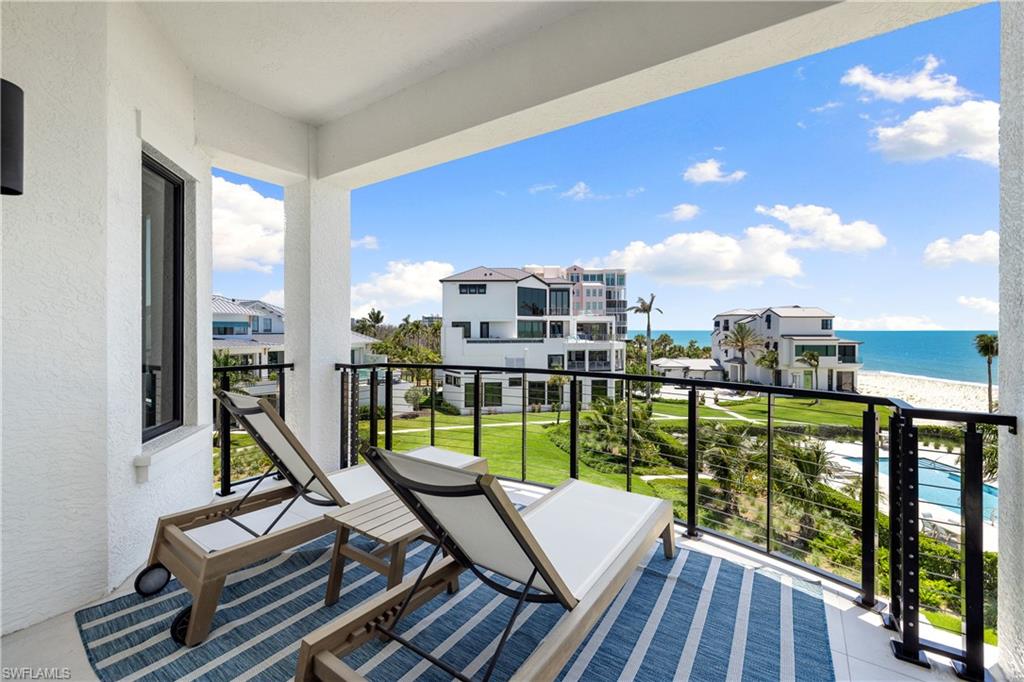 BAREFOOT BEACH - Residential