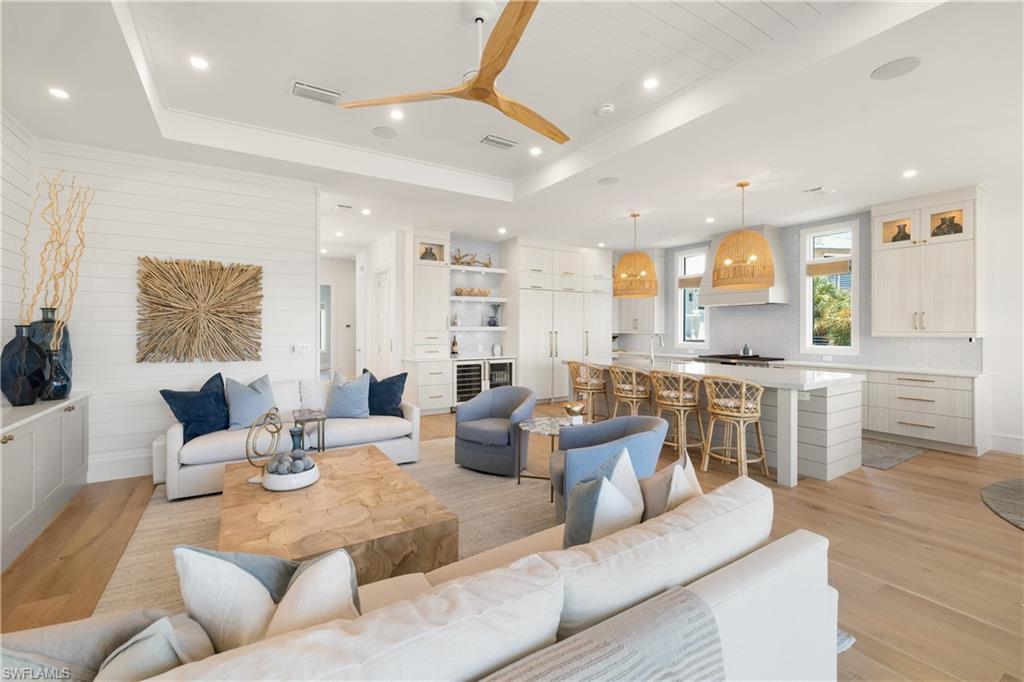 BAREFOOT BEACH - Residential