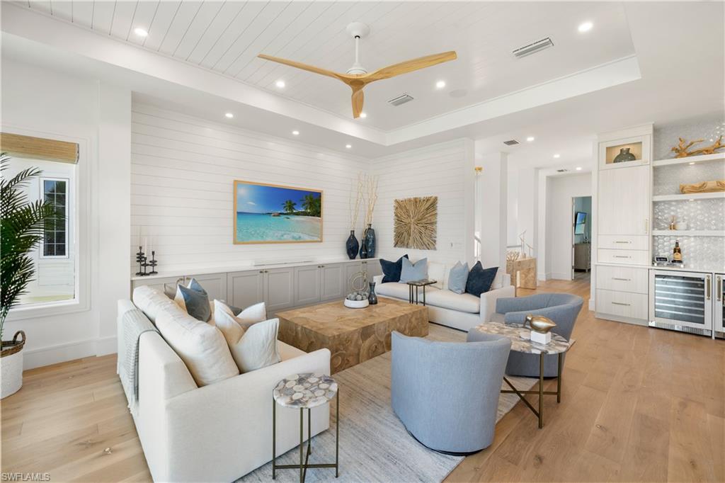 BAREFOOT BEACH - Residential