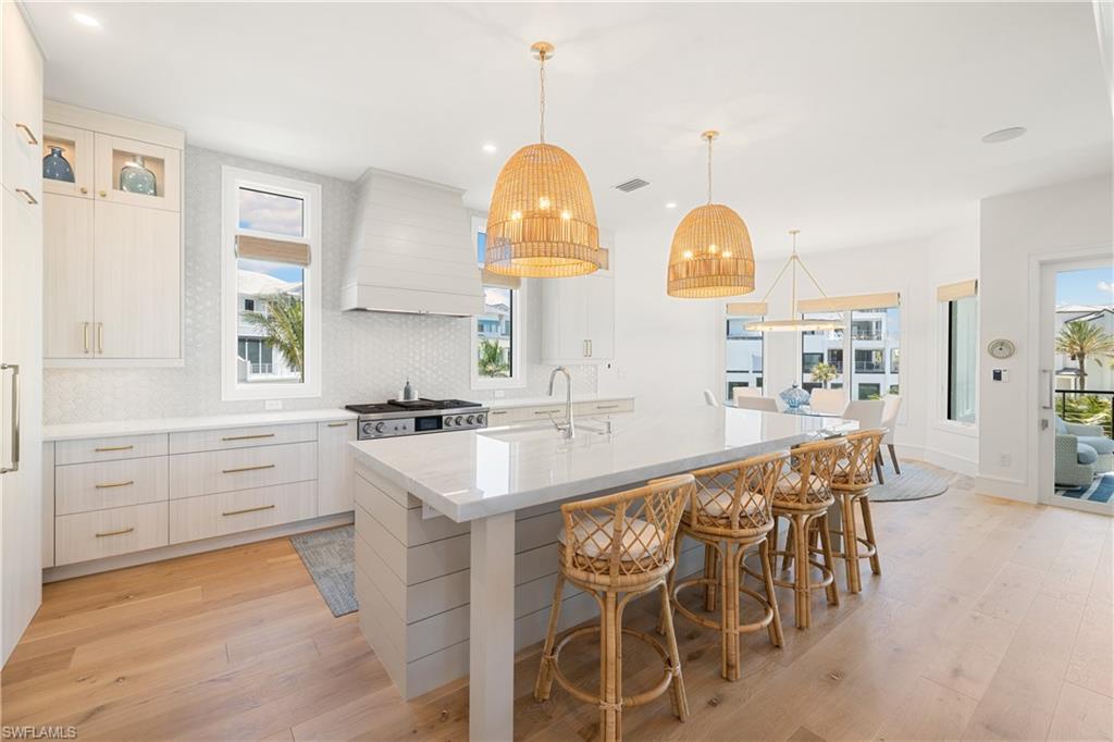 BAREFOOT BEACH - Residential