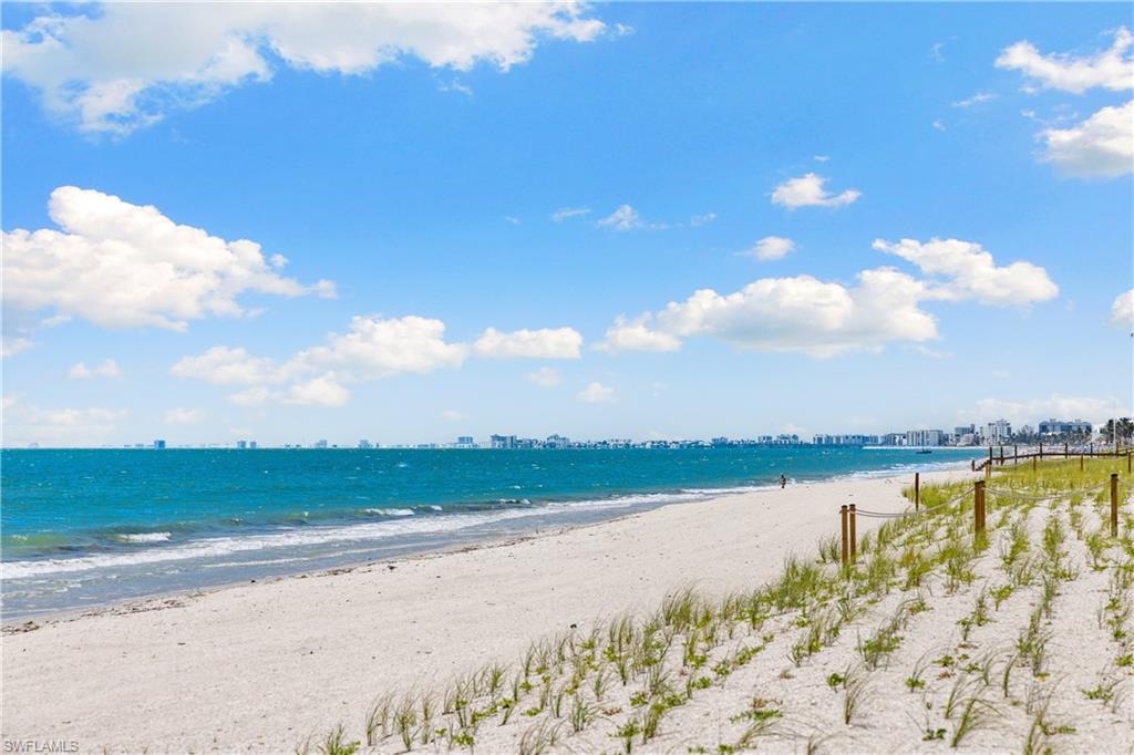 BAREFOOT BEACH - Residential