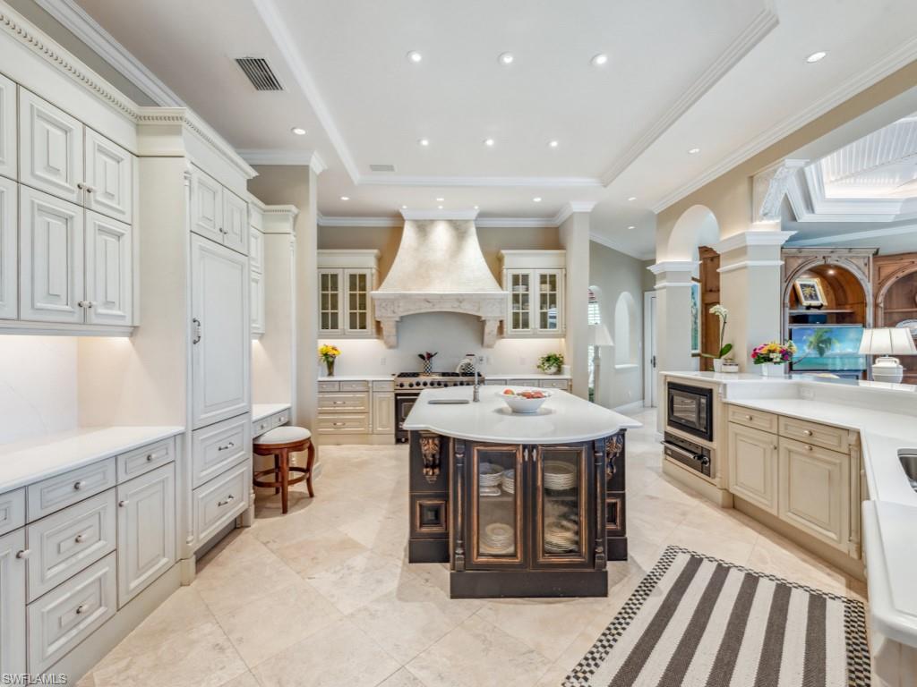 BAY WOODS - Residential