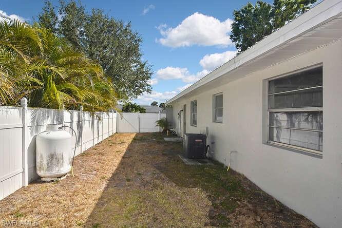 WILLOW LAKE - Residential