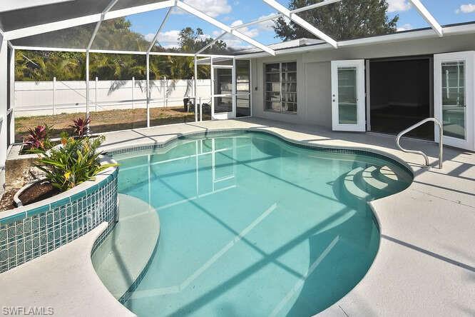 WILLOW LAKE - Residential