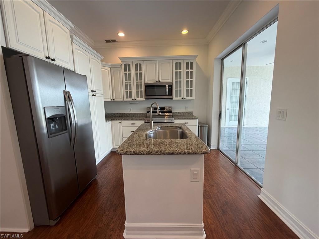 REGENT PARK - Residential Lease